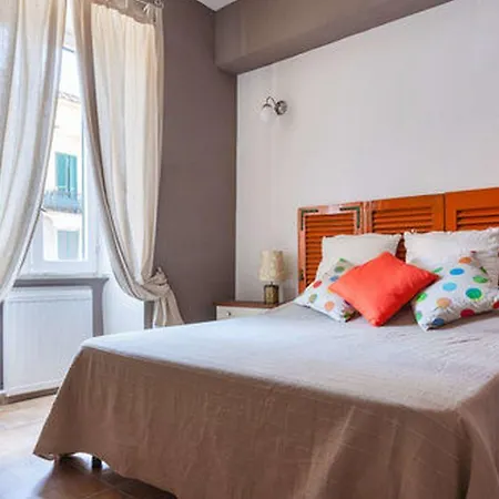 Couette-café Living Vatican 2*